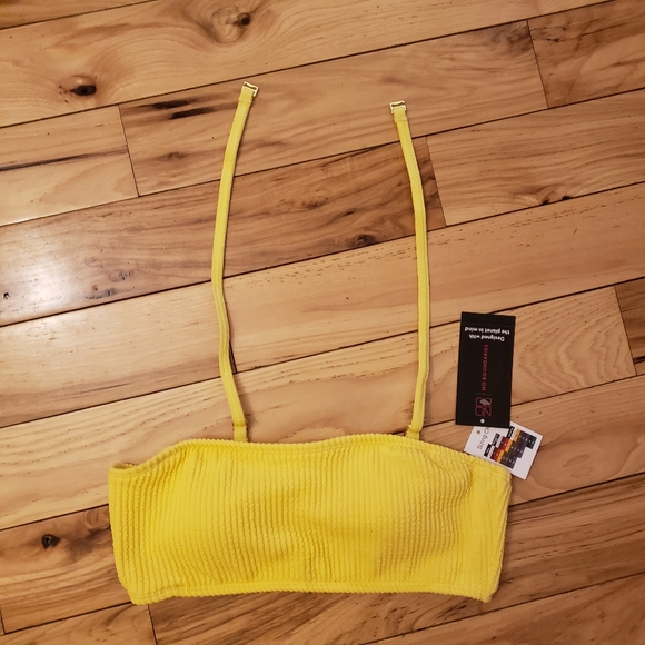 No Boundaries Child's Medium Yellow Swim Top with Cups & Adjustable Straps - Picture 3 of 10